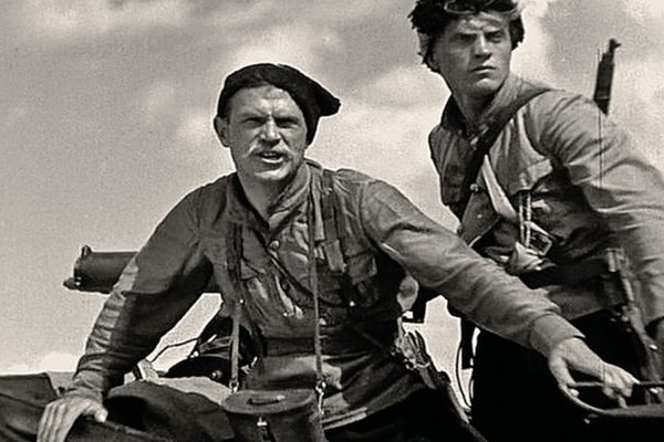 Как на самом деле умер Василий Чапаев и что случилось с Петькой