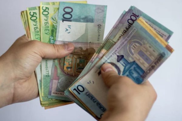 За январь-февраль реальные денежные доходы населения Беларуси выросли на 12,5% 