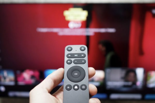 А1 делится праздничными скидками на Яндекс ТВ Станцию Бейсик с Алисой 43