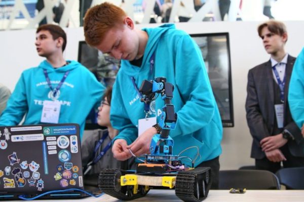 Робот для почвы и другие проекты школьников на защите в технопарке