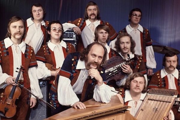 В Белгосфилармонии представили рукописные партитуры композиций «Песняров» 