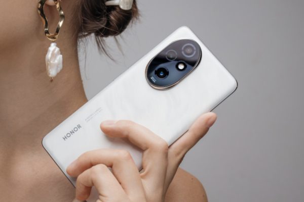 Скидки до 900 рублей на смартфоны HONOR 200 серии в А1