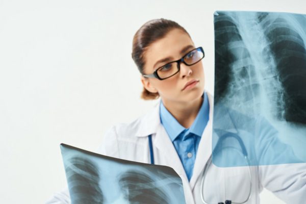 Врач-пульмонолог: модификация факторов риска — ключ к лечению заболеваний бронхов