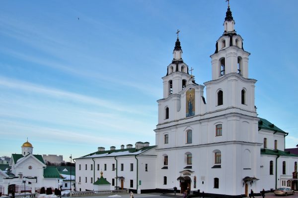 Белорусский экзархат, объединяет 15 епархий и возглавляется митрополитом Минским 