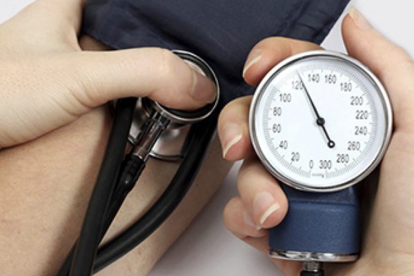 Прорыв в измерении давления: изобретен лазерный тонометр без манжеты