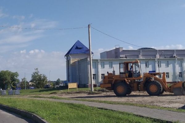 В Ельске открыт новый стадион «Каролин» для развития республиканского спорта