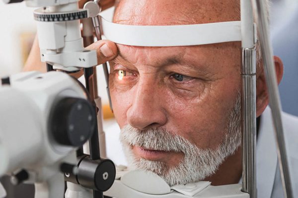 Регулярные осмотры у офтальмолога после 45 лет — ключ к раннему выявлению глаукомы