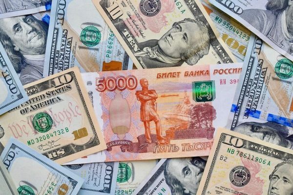 Кредиты вместо скупки: бизнес Беларуси сократил валютные закупки на $757 млн за месяц