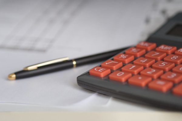 От конвертных зарплат до фиктивных документов: как бизнес пытается экономить на налогах