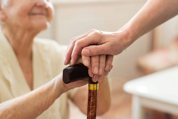 Советы флеболога: как сохранить здоровье и активность после 80 лет