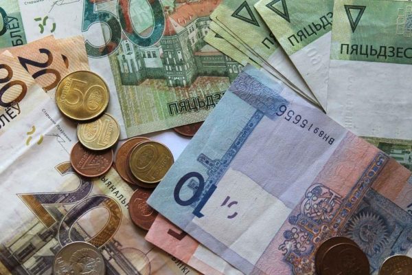 Доходность депозитов юрлиц снижается, кредитные ставки в основном растут 