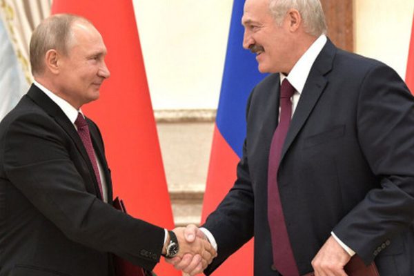 Лукашенко и Путин обсудили по телефону ситуацию в регионе и итоги саммита Россия-США 