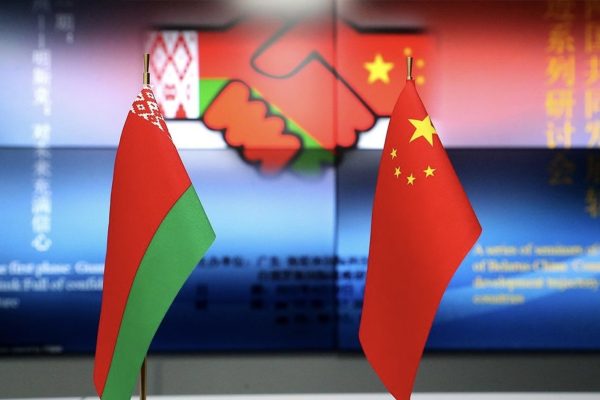 Китай подтверждает готовность углублять молодежные обмены с Беларусью