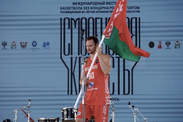 Белорусы стали лучшими в баскетбольном двоеборье на смоленском турнире