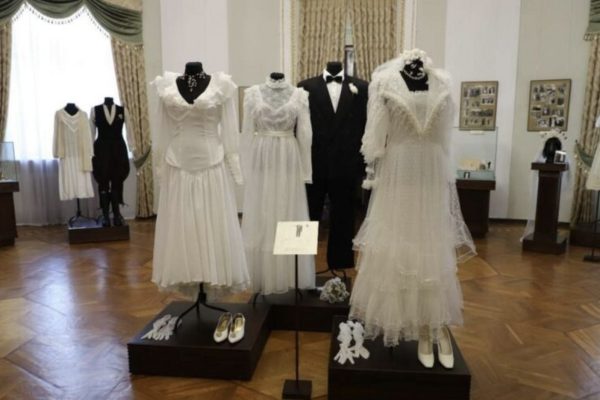 Свадебные традиции Гродненщины: выставка «Вясельная мода» приглашает в путешествие через столетия
