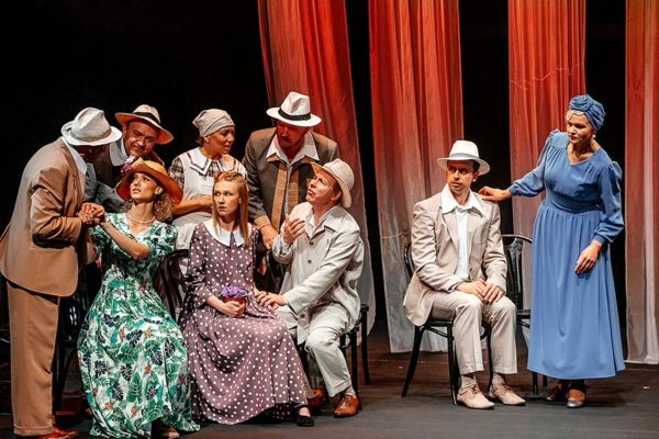 Открытие сезона в Новом драматическом театре: еврейская рапсодия «Хамсин»