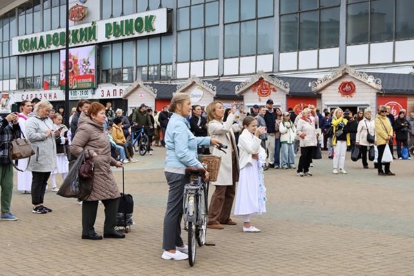 На Комаровском рынке Минска открылась ярмарка товаров из ЛНР