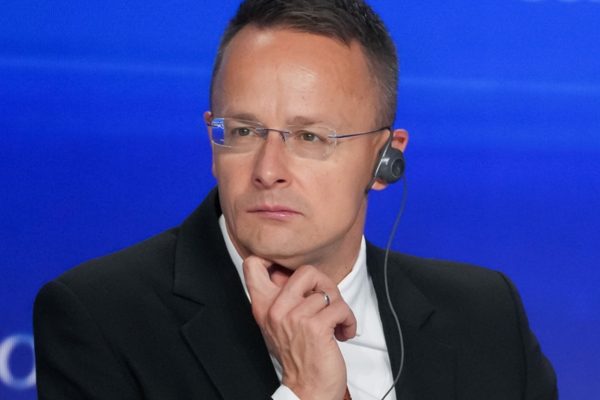 Венгрия призвала к активному диалогу для восстановления глобальной безопасности