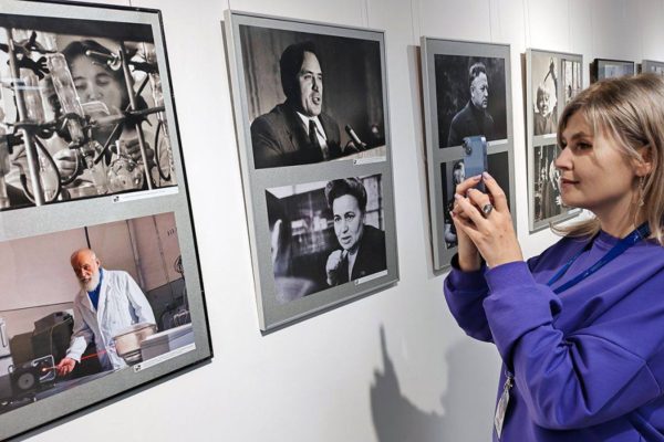 Полвека в объективе: юбилейная выставка Александра Лосминского открылась в Гродно