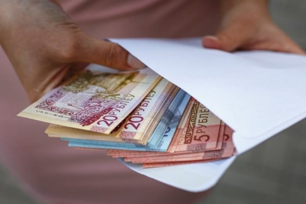 ФСЗН назвал главные схемы уклонения работодателей от уплаты налогов и взносов