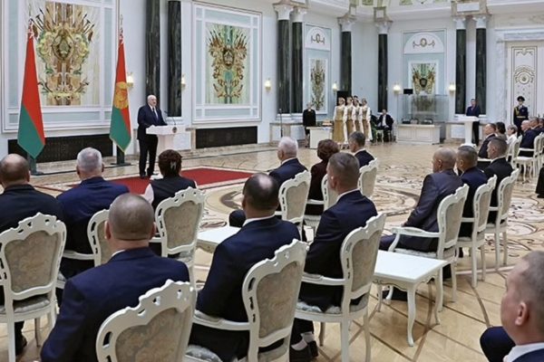 Лукашенко наградил передовиков АПК ко Дню работников сельского хозяйства