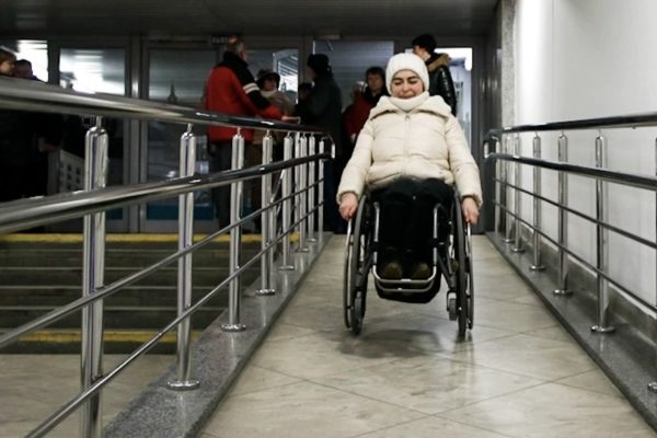 Более 3 тысяч объектов в Минске стали доступны для маломобильных граждан