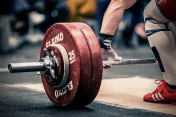 Артем Рогожинский завоевал бронзу в рывке на молодежном первенстве Европы