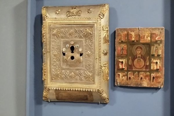 В Минске открылась выставка русской иконы и художественного литья