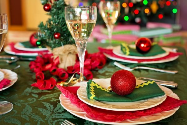 Главные ошибки на праздничном столе, ведущие к отравлению