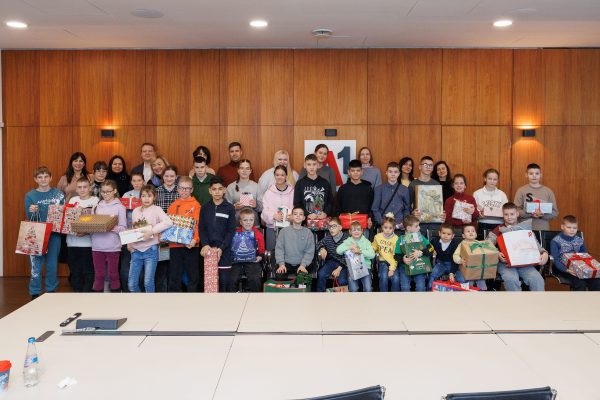 Сотрудники компании А1 исполнили новогодние желания воспитанников социально-педагогических учреждений в Минске и Бобруйске