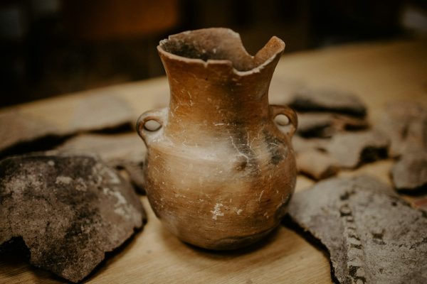 На выставке в одном из музеев показали находки с раскопок в окрестностях Гольшан