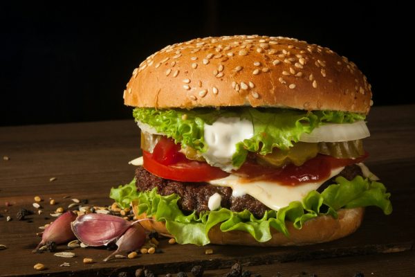 Сеть «Мак.бай» намерена полностью перейти на белорусские продукты